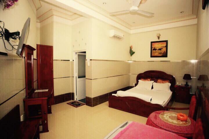 Tan Dat Hoa Hotel & Massage Ho Chi Minh City Exterior photo